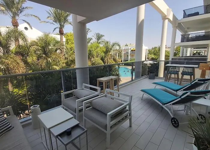 Garden And Pool At Royal Park Eilat
