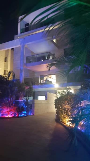 Apartment Garden And Pool At Royal Park Eilat